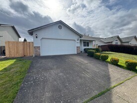 2518 Mangan St in Eugene, OR - Building Photo