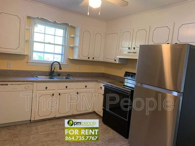 204 Pennwood Ln in Greenville, SC - Building Photo - Building Photo