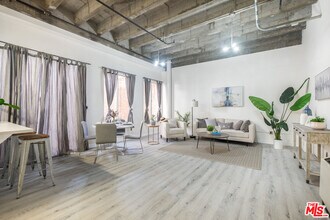 312 W 5th St in Los Angeles, CA - Building Photo - Building Photo