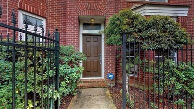 2104 Gillette St in Houston, TX - Building Photo - Building Photo