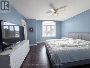 99 Panabaker Dr in Hamilton, ON - Building Photo - Building Photo