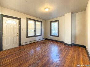 223 Norwich Ave in Norwich, CT - Building Photo - Building Photo