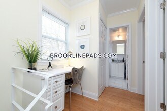 113 Thornton Rd in Brookline, MA - Building Photo - Building Photo