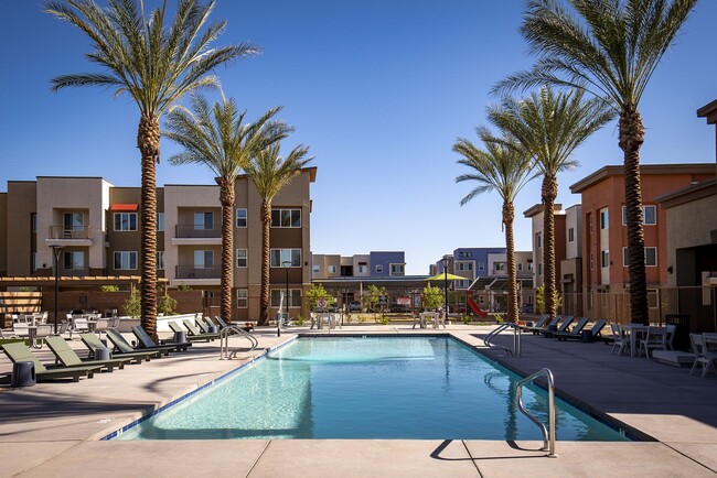 Estrella Springs at Canyon Trails in Goodyear, AZ - Foto de edificio - Building Photo