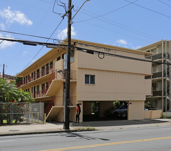 1007 Kapahulu Ave in Honolulu, HI - Foto de edificio - Building Photo