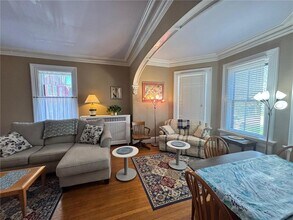 9 Whitfield Pl in Newport, RI - Building Photo - Building Photo