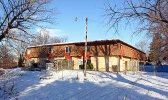 7270-7292 Broadwyn Dr Apartments