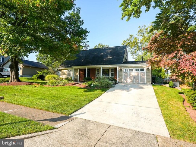 property at 4326 Mariner Ln