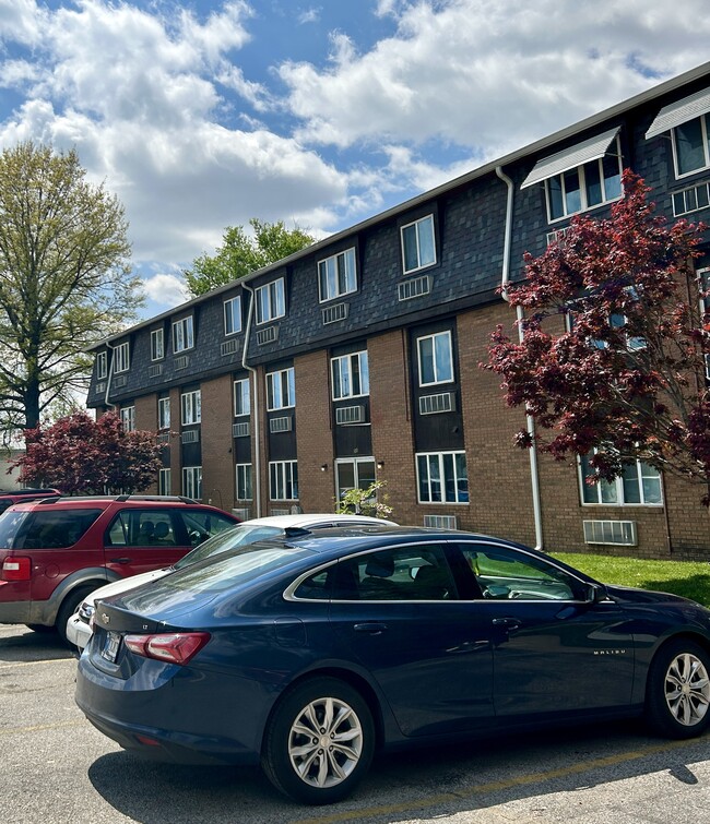 Capehart Manor Apartments in Odon, IN - Foto de edificio - Building Photo