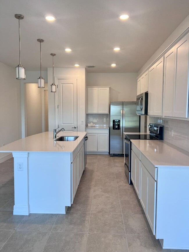 6070 Praza Ln in Greenacres, FL - Building Photo - Building Photo