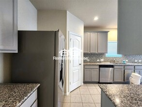 12708 S Shore Dr in La Marque, TX - Building Photo - Building Photo