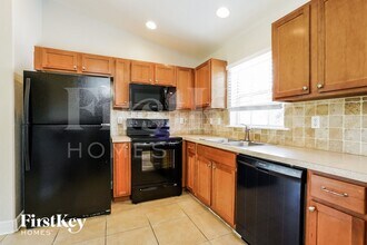 6136 Hellman Ave in Ft. Myers, FL - Building Photo - Building Photo