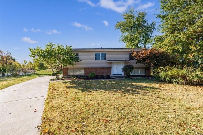 4 Great Knight Ct in Ballwin, MO - Building Photo - Building Photo