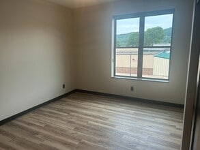 31 S Walnut St in La Crescent, MN - Building Photo - Building Photo