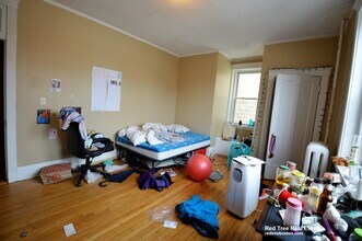 328 Saint Paul St, Unit 4 in Brookline, MA - Building Photo - Building Photo