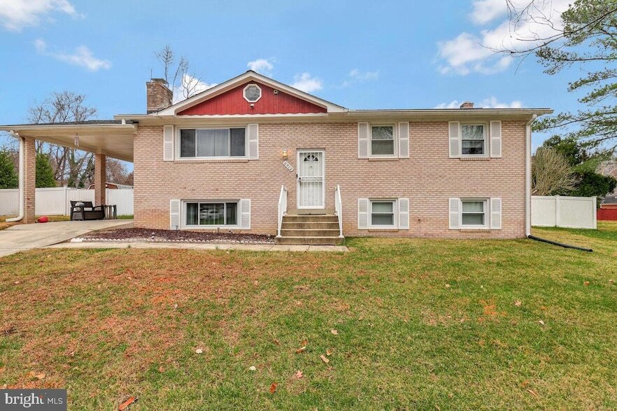 6912 Eilerson St in Clinton, MD - Foto de edificio