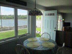 26 Shore Dr in Mattapoisett, MA - Building Photo - Building Photo