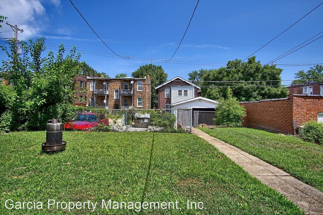 5009 Mardel Ave in St. Louis, MO - Building Photo