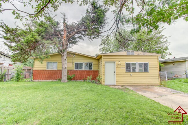 property at 1436 NW Ozmun Ave