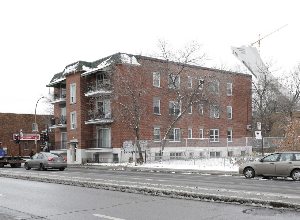 4761 Hochelaga in Montréal, QC - Building Photo