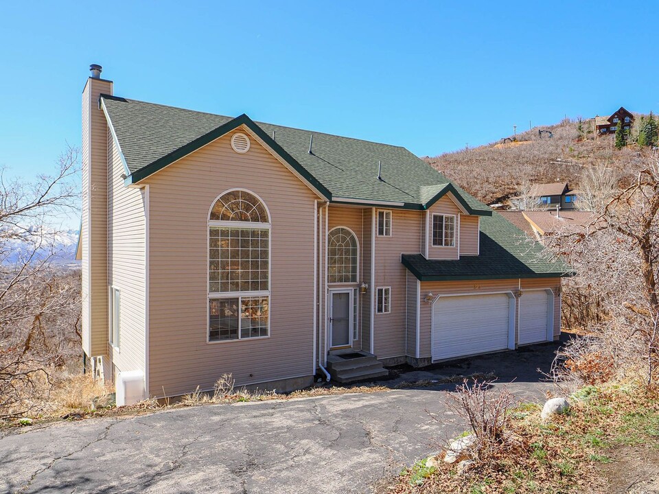 323 Bern Way in Midway, UT - Building Photo