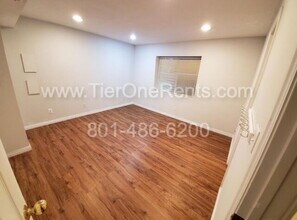 8888 S 400 E in Sandy, UT - Foto de edificio - Building Photo
