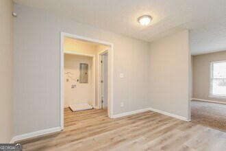 8721 W Bourne Dr in Jonesboro, GA - Building Photo - Building Photo
