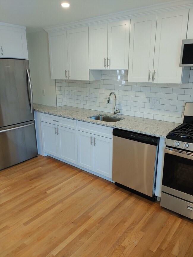 110 Trapelo Rd in Waltham, MA - Building Photo - Building Photo