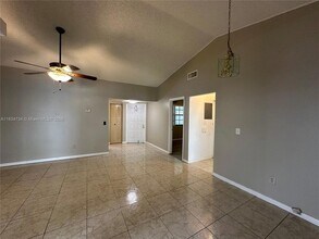 1024 S Independence Dr, Unit 1024A in Homestead, FL - Building Photo - Building Photo