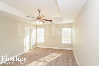 369 Vincent St in Alabaster, AL - Foto de edificio - Building Photo