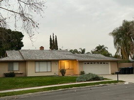 115 Kendra Way in Riverside, CA - Building Photo