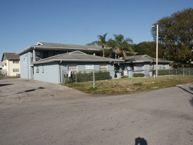 3619 W Rogers Ave in Tampa, FL - Building Photo - Building Photo