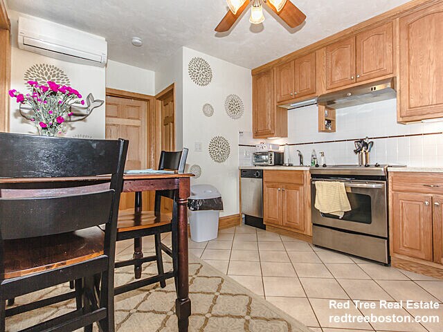 7 Phillips St, Unit 3 in Boston, MA - Foto de edificio - Building Photo