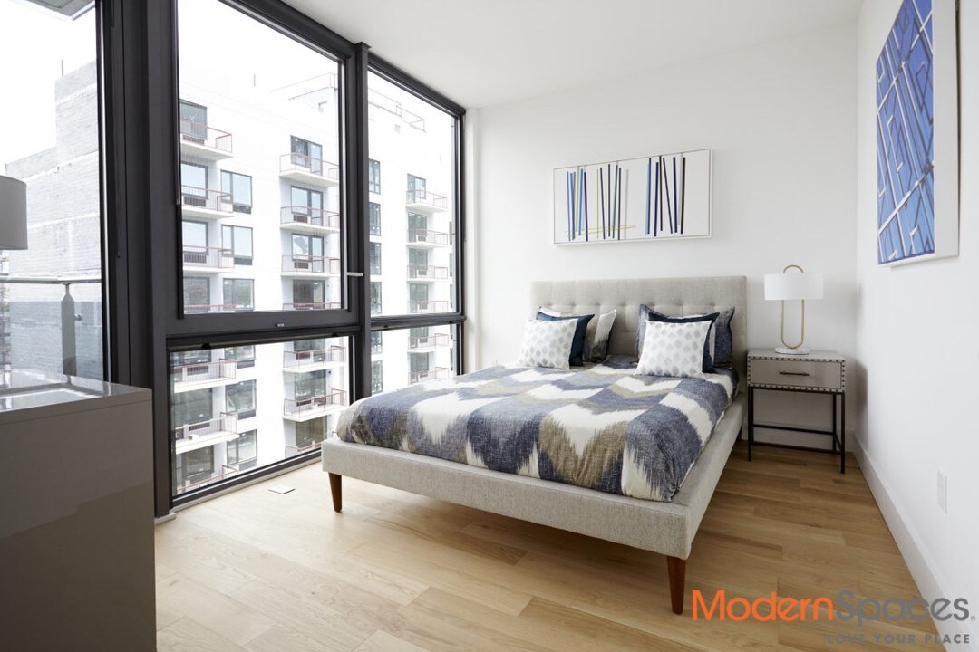 41-22 24th St-Unit -6 in Queens, NY - Building Photo