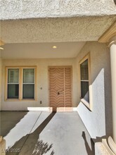 10224 TRESOR Ct in Las Vegas, NV - Building Photo - Building Photo