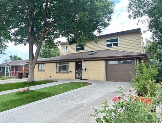 property at 2518 S Patton Ct