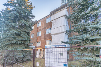 10144 123rd St NW in Edmonton, AB - Building Photo - Building Photo