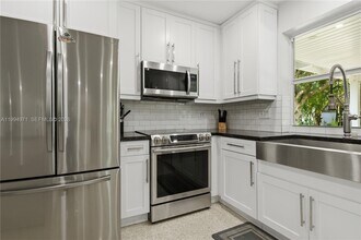 9775 SW 140th St in Miami, FL - Building Photo - Building Photo