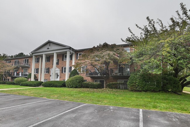 2109 Cedar Run Dr in Camp Hill, PA - Building Photo - Building Photo