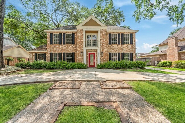 1823 Saddlecreek Dr