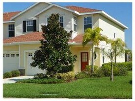 1076 Jonah Dr in North Port, FL - Building Photo