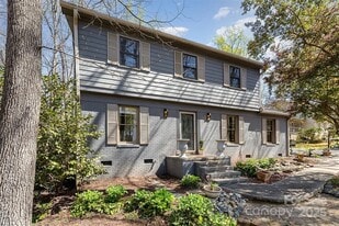 929 Autumnwood Ln in Charlotte, NC - Building Photo