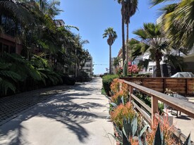 39 Catamaran St, Unit 1 in Marina Del Rey, CA - Building Photo