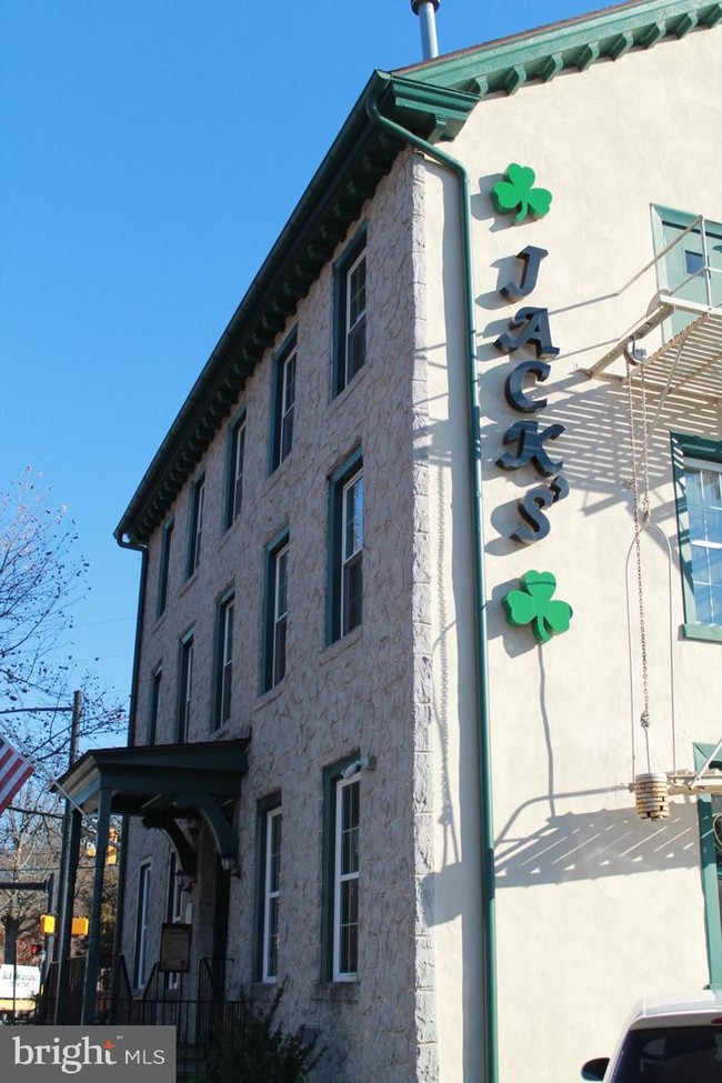 990 E High St in Pottstown, PA - Building Photo - Building Photo