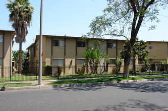 117 E Wakefield Ave in Anaheim, CA - Building Photo - Building Photo