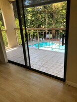 320 N Civic Dr, Unit 302 in Walnut Creek, CA - Building Photo