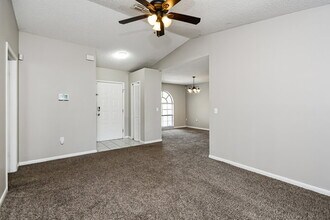 1209 Croydon Cir in Kissimmee, FL - Foto de edificio - Building Photo