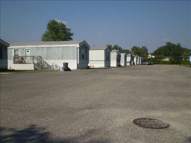 River Chase Mobile Home Park in Grayson, KY - Building Photo