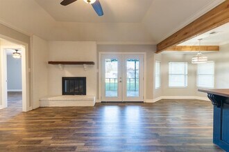 6720 Lancaster Dr in Orange, TX - Building Photo - Building Photo