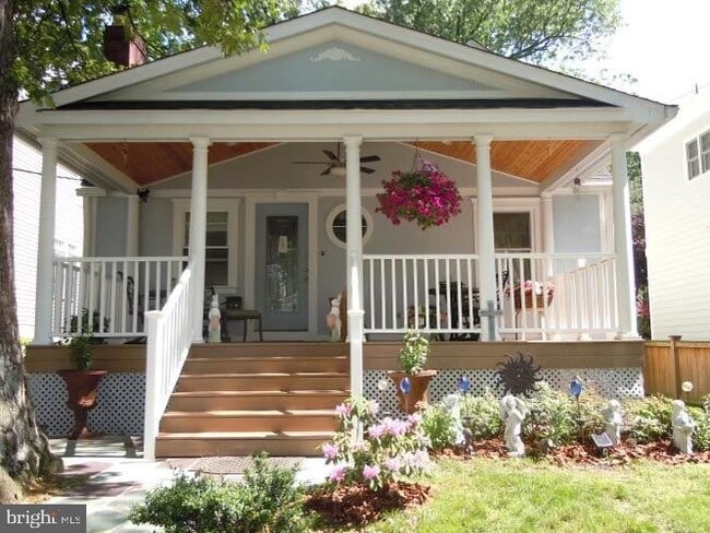 property at 5712 7th St N